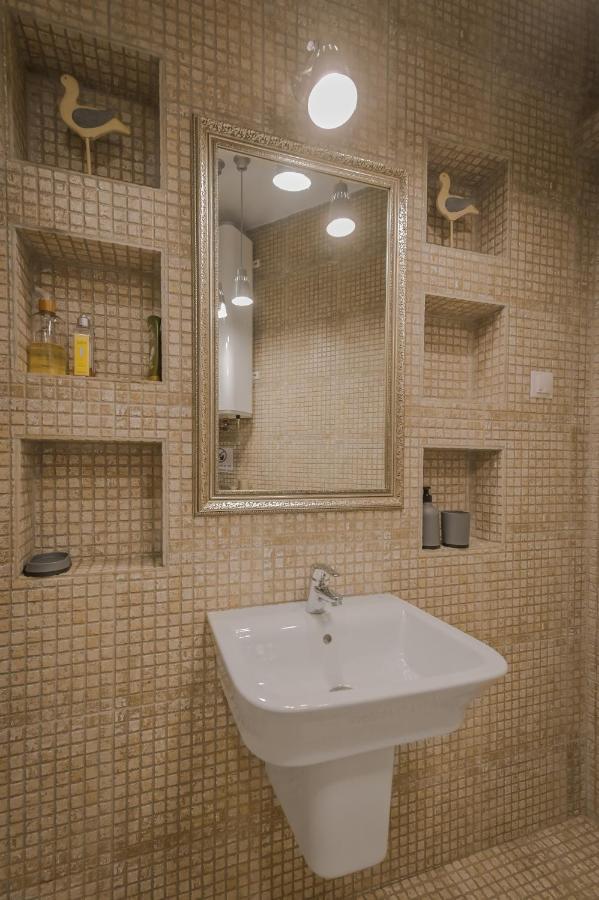 The Simple Place - Close To Slaveykov Square By Flat Mаnager Sofia Luaran gambar